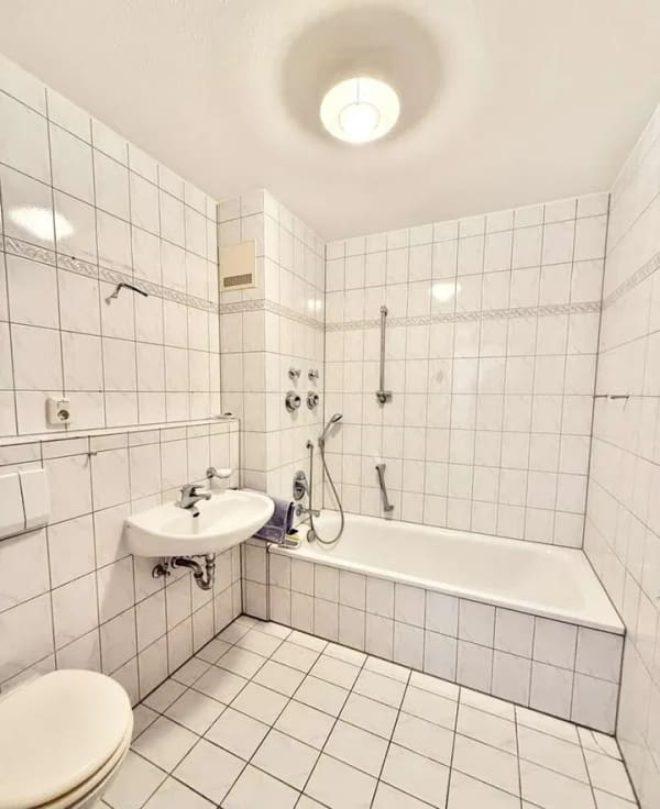 Immobilie in Bammental - Freie, seniorengerechte 2-Zimmer-Wohnung in naturnaher Lage mit Einbauküche im Betreuten Wohnen - Bild 3