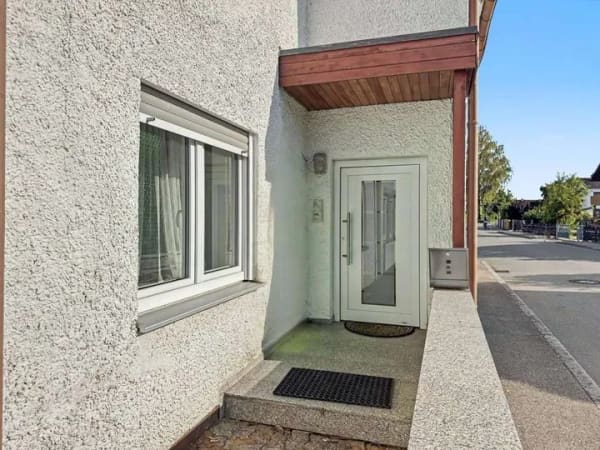 Immobilie in Tüßling - Modernisierte EG-Wohnung: Eigener Garten, Garage & top Lage – ideal f. Familien, Paare & Investoren - Bild 1