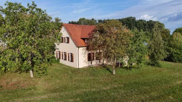 Immobilie in Neunburg vorm Wald - Anmutiges Anwesen mit 2 Wohneinheiten, Gastronomie und Ladengeschäft in Neunburg vorm Wald - Bild 3