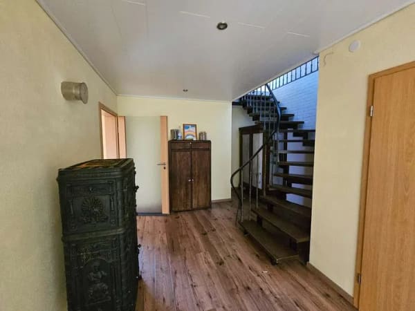 Immobilie in Langenhahn - Charmantes Einfamilienhaus mit Doppelgarage, Balkon, Terrasse & großzügigem Garten in ruhiger Lage! - Bild 2
