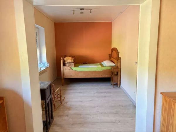 Immobilie in Langenhahn - Charmantes Einfamilienhaus mit Doppelgarage, Balkon, Terrasse & großzügigem Garten in ruhiger Lage! - Bild 4