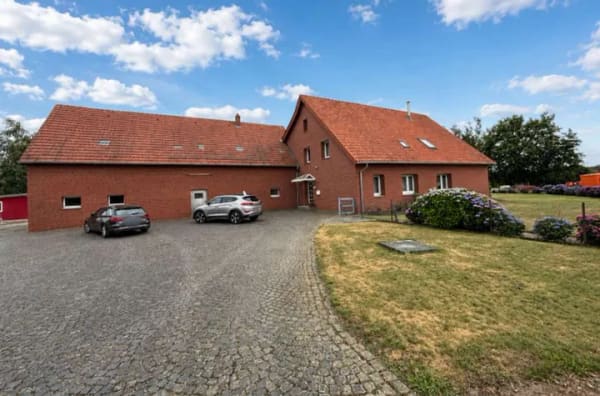 Immobilie in Versmold - Ein-/Zweifamilienhaus mit Gewerbe und Garagenteil
***4316 in Versmold-Hesselteich - Bild 1
