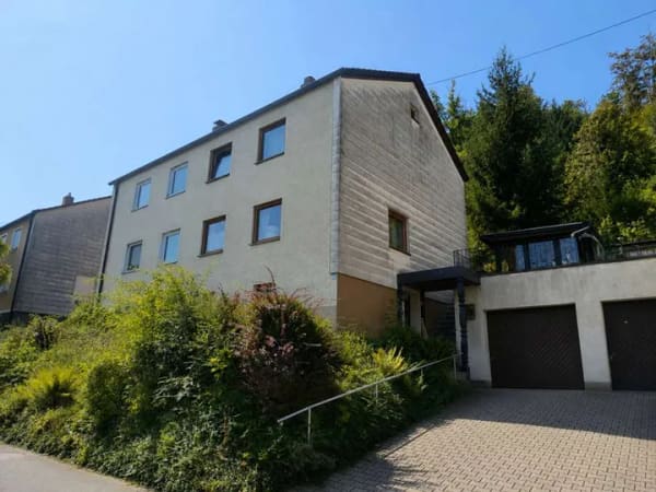 Immobilie in Pommelsbrunn - Großzügiges Familienhaus mit Potenzial zur Verwirklichung eigener Wohnideen - Bild 1