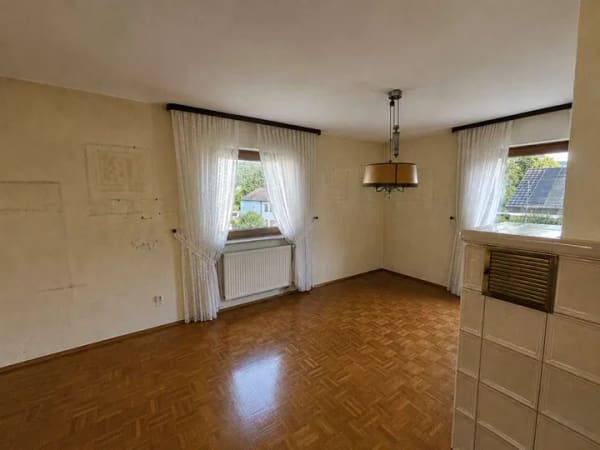 Immobilie in Pommelsbrunn - Großzügiges Familienhaus mit Potenzial zur Verwirklichung eigener Wohnideen - Bild 4