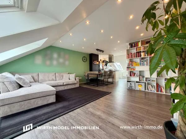 Immobilie in Röthlein - Ansprechende Vier-Zimmer-Wohnung mit PKW-Stellplatz in schöner Lage Röthleins - Bild 0