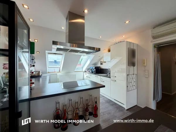 Immobilie in Röthlein - Ansprechende Vier-Zimmer-Wohnung mit PKW-Stellplatz in schöner Lage Röthleins - Bild 3