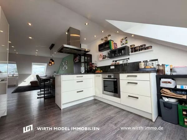 Immobilie in Röthlein - Ansprechende Vier-Zimmer-Wohnung mit PKW-Stellplatz in schöner Lage Röthleins - Bild 4