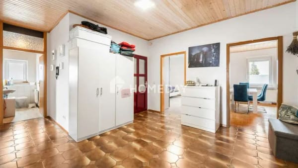 Immobilie in Donaueschingen - Charmante Vierzimmerwohnung mit 108 m², Einbauküche, modernisiertem Tageslichtbad und Garage - Bild 4