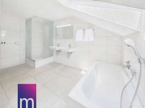 Immobilie in Deizisau - Doppelhaushälfte mit 7 Zimmern, großem Sonnenbalkon, Wintergarten und vielseitigem Raumangebot - Bild 4