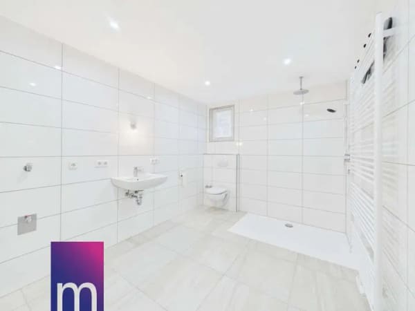 Immobilie in Deizisau - Frisch & komplett sanierte 2,5 Zi.-Einliegerwohnung mit moderner Ausstattung in gepflegten Anwesen - Bild 3