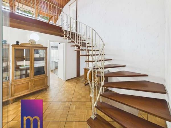 Immobilie in Deizisau - Doppelhaushälfte mit 7 Zimmern, großem Sonnenbalkon, Wintergarten und vielseitigem Raumangebot - Bild 4