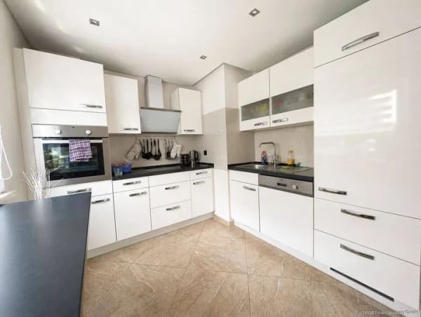 Immobilie in Limbach - Modernisiertes Zweifamilienhaus mit viel Platz und vielseitigen Nutzungsmöglichkeiten - Bild 3