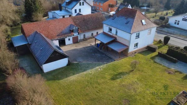 Immobilie in Edertal - Zweifamilienhaus mit viel Potential - Bild 1