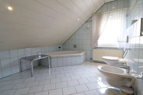 Immobilie in Raunheim - Zwei Häuser – ein außergewöhnliches Ensemble mit viel Potenzial - Bild 4