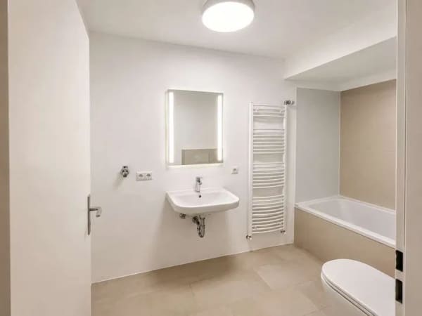 Immobilie in Kirchzarten - Renovierte 2-Zimmer-Wohnung mit Terrasse in Kirchzarten - Bild 2