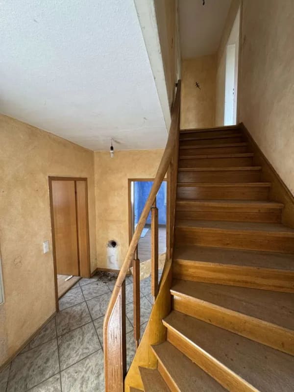Immobilie in Seligenstadt - Sanierungsobjekt mit Potenzial - Freistehendes Zweifamilienhaus für Eigennutzer & Kapitalanleger - Bild 2