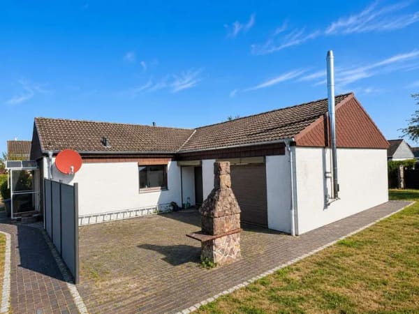 Immobilie in Laboe - Ostseenah wohnen: Winkelbungalow mit Garten, Garage und viel Potenzial - Bild 3