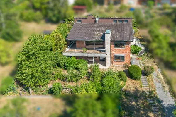 Immobilie in Niefern-Öschelbronn - Großes Haus mit Aussicht und möglicher Einliegerwohnung zum  selber gestalten - Bild 1