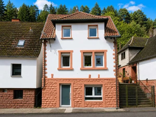 Immobilie in Elmstein - Platz für heute. Ideen für morgen. Einfamilienhaus mit Garten und zwei Stellplätzen - Bild 0