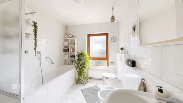 Immobilie in Remchingen - Viele Zimmer, Garten, Platz - Familientraum in Darmsbach - Bild 2
