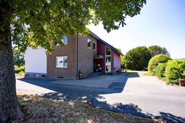 Immobilie in Bissendorf - Attraktives Zweifamilienhaus in Alleinlage mit großem Grundstück in Bissendorf / Jeggen - Bild 2