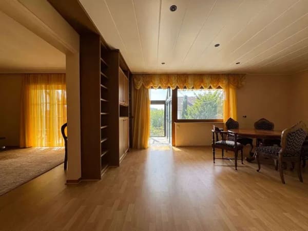 Immobilie in Goldbach - In begehrter Lage von Goldbach – großzügiges Wohnhaus mit vielseitigen Nutzungsmöglichkeiten - Bild 2