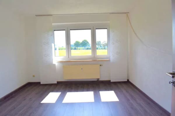 Immobilie in Neumark - Endlich die eigene Wohnung kaufen * 3 Zimmer 60m² * beliebtes 1. OG * PKW-Stellplatz - Bild 0