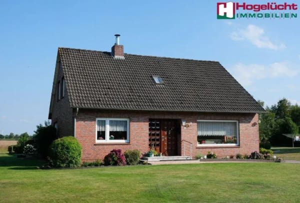 Immobilie in Aurich - Ein geräumiges Einfamilienhaus mit Einliegerwohnung und Scheune - Bild 1