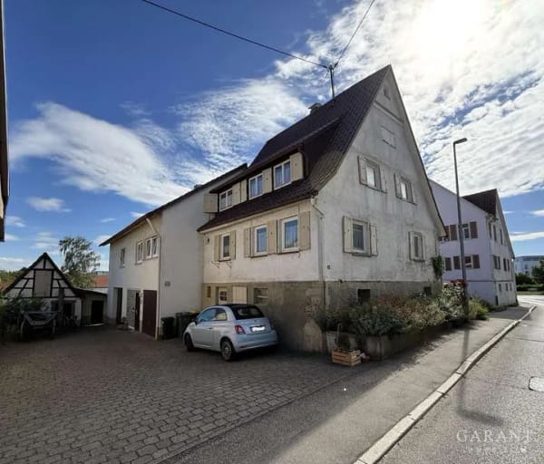 Immobilie in Ditzingen - Zwei Häuser - ein Grundstück - vielfältige Möglichkeiten - Bild 0