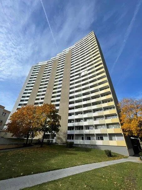 Immobilie in Erlangen - Attraktive Kapitalanlage: Vermietetes Apartment im 10. OG - Bild 0