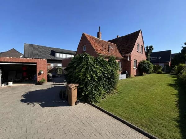 Immobilie in Bramsche - Zweifamilienhaus mit zwei Garagen – ideal für Mehrgenerationenwohnen - Bild 1