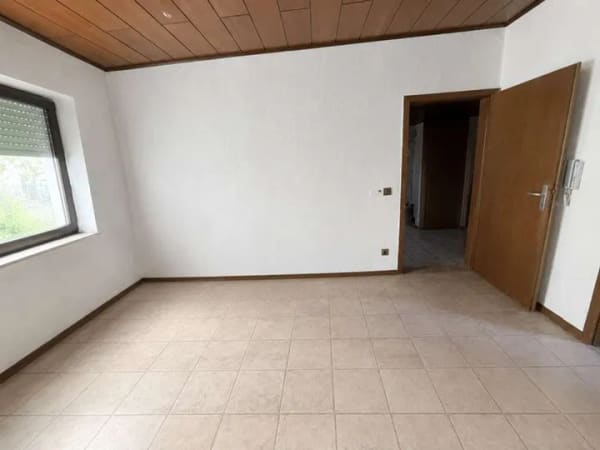 Immobilie in Bramsche - Zweifamilienhaus mit zwei Garagen – ideal für Mehrgenerationenwohnen - Bild 2