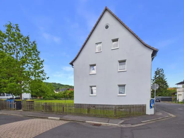 Immobilie in Rotenburg an der Fulda - Sofortige Mieteinnahmen sichern - Vollvermietetes Mehrfamilienhaus in guter Lage von Rotenburg - Bild 1