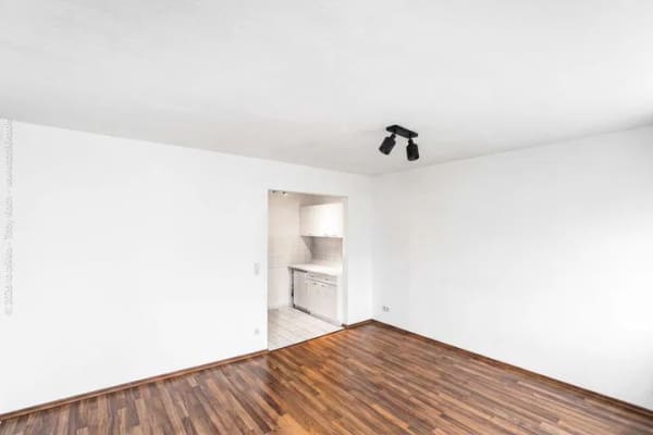 Immobilie in Neu-Isenburg - Kapitalanlage - Helle 1-Zimmer-Etagenwohnung mit Kellerraum in Neu-Isenburg - Bild 2