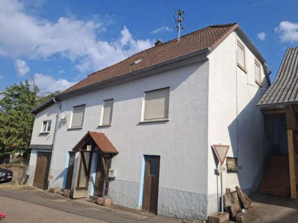 Immobilie in Schönbrunn - Ehemaliges Bauernhaus mit Nebengebäude in Schwanheim - Bild 0