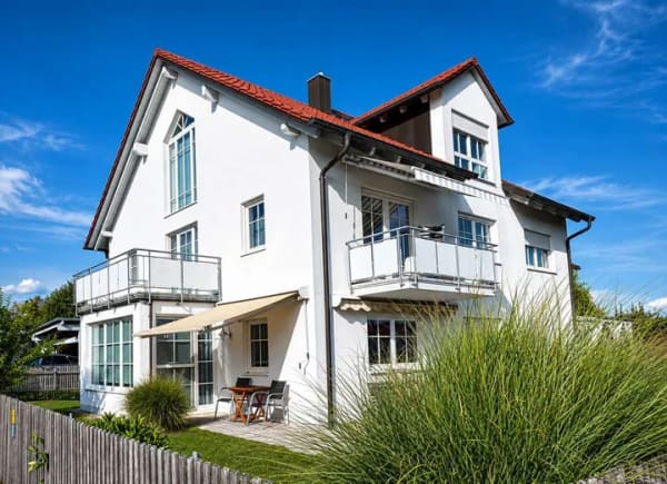 Immobilie in Marzling - Stilvoll wohnen auf zwei Ebenen-elegante 4-Zimmer-Maisonette mit Galerie - Bild 0