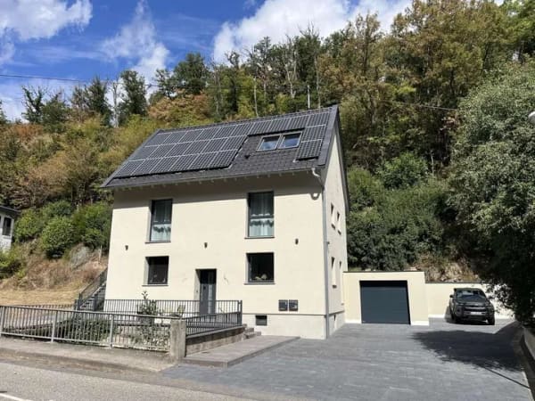 Immobilie in Winterburg - Provisionsfrei, kernsaniertes Zweifamilienhaus - Bild 0