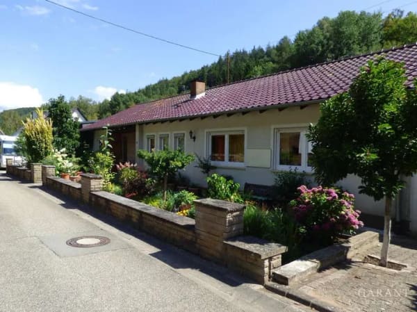 Immobilie in Elmstein - Viel Platz in naturnaher, ruhiger Lage - Bild 0
