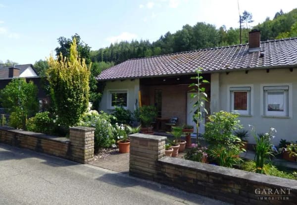 Immobilie in Elmstein - Viel Platz in naturnaher, ruhiger Lage - Bild 1