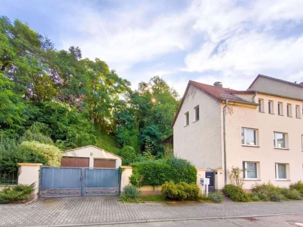 Immobilie in Borna - Haus Eleonora – Charaktervolles Zweifamilienhaus mit Südterrasse, Werkstatt und Ausbaureserve - Bild 1