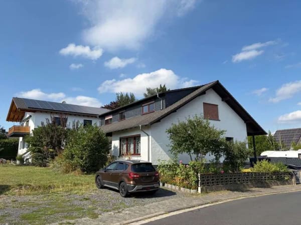 Immobilie in Neuberg - Schönes Zweifamilienhaus mit großer Einliegerwohnung auf großem Grundstück - Bild 0