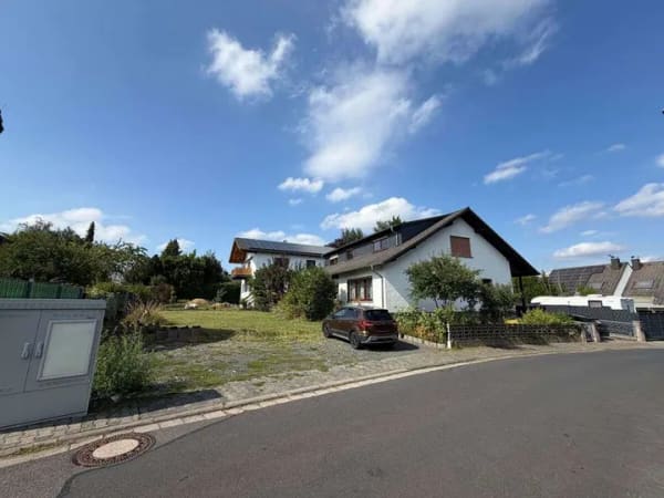 Immobilie in Neuberg - Schönes Zweifamilienhaus mit großer Einliegerwohnung auf großem Grundstück - Bild 2