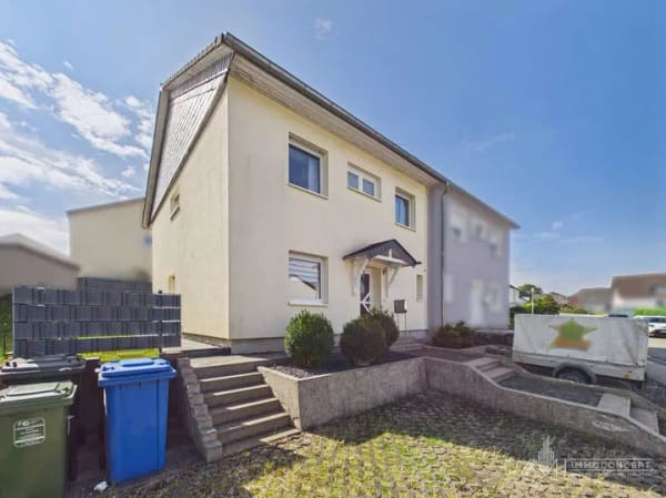 Immobilie in Kirchberg - Gepflegte Doppelhaushälfte | 5ZK2B | großzügige Raumaufteilung | Terrasse & Garten | 55481 Kirchberg - Bild 2