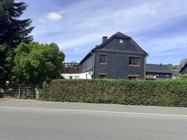 Immobilie in Bad Lobenstein - Großzügiges Einfamilienhaus mit ca. 202 m² Wohnfläche und Terrasse - Bild 2