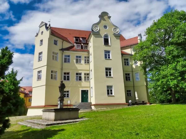 Immobilie in Erolzheim - Einzigartiges Highlight im wunderschönen Schloßambiente - Bild 0