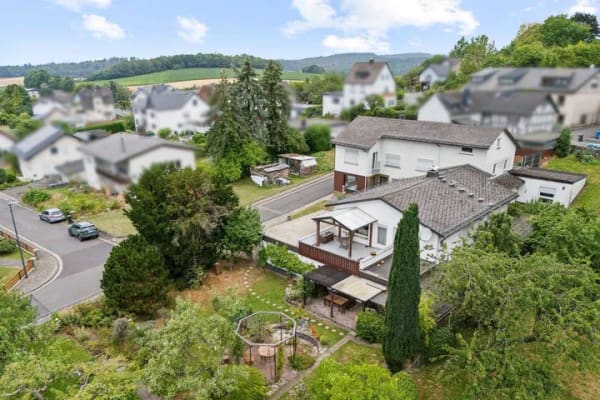 Immobilie in Merenberg - Wohnen im Grünen: Großzügiges Haus mit herrlichem Garten in Merenberg - Bild 1