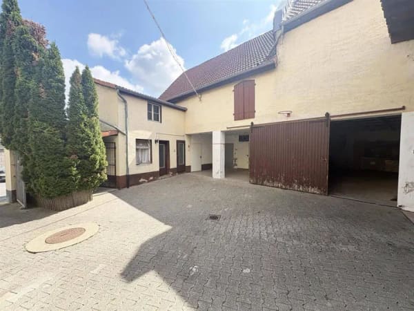 Immobilie in Wörrstadt - Schornsheim: Charmantes Einfamilienhaus mit Scheunen und großem Innenhof - Bild 2