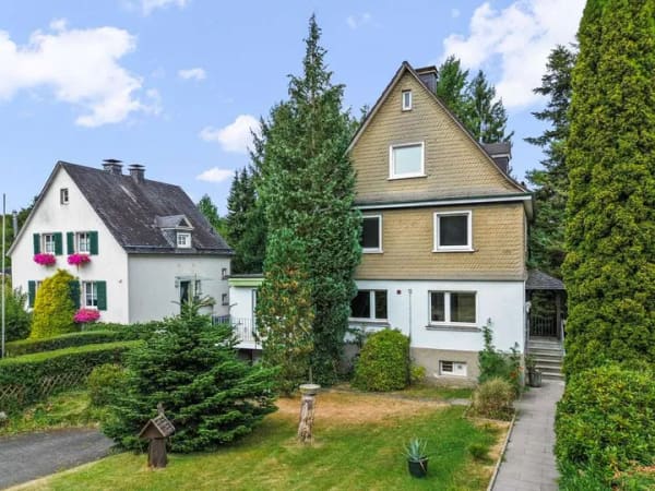 Immobilie in Olpe - Fußläufig zur Innenstadt – Wohnhaus mit Garten und viel Platz für die Familie! - Bild 2