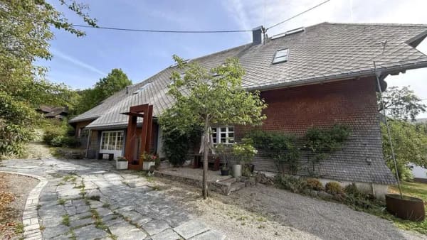 Immobilie in Bernau im Schwarzwald - Design-Juwel in Bernau: Exklusiver Gewerbetrakt & 2 Wohneinheiten mit großer Nutzungsflexibilität - Bild 0