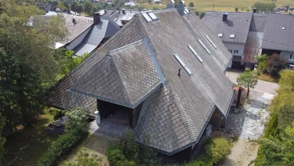 Immobilie in Bernau im Schwarzwald - Design-Juwel in Bernau: Exklusiver Gewerbetrakt & 2 Wohneinheiten mit großer Nutzungsflexibilität - Bild 4